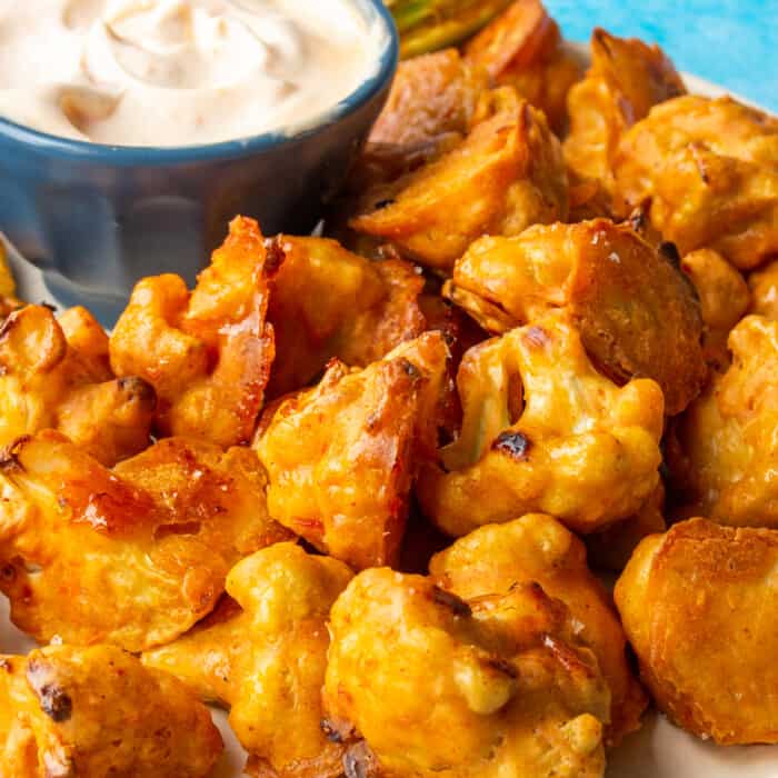 Crispy Baked Buffalo Cauliflower Bites with Chilli Mayo – Beat The Budget