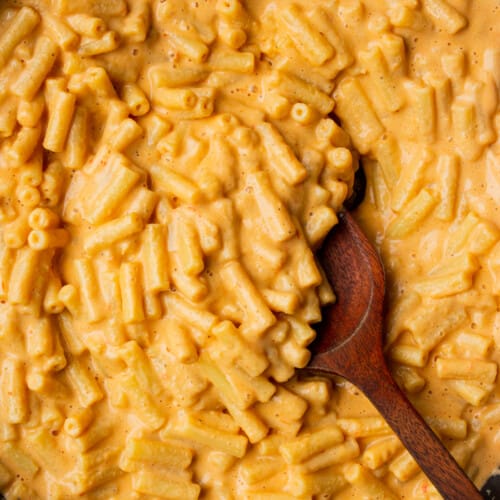 Close up shot of creamy Vegan Red Pepper Macaroni and Cheese