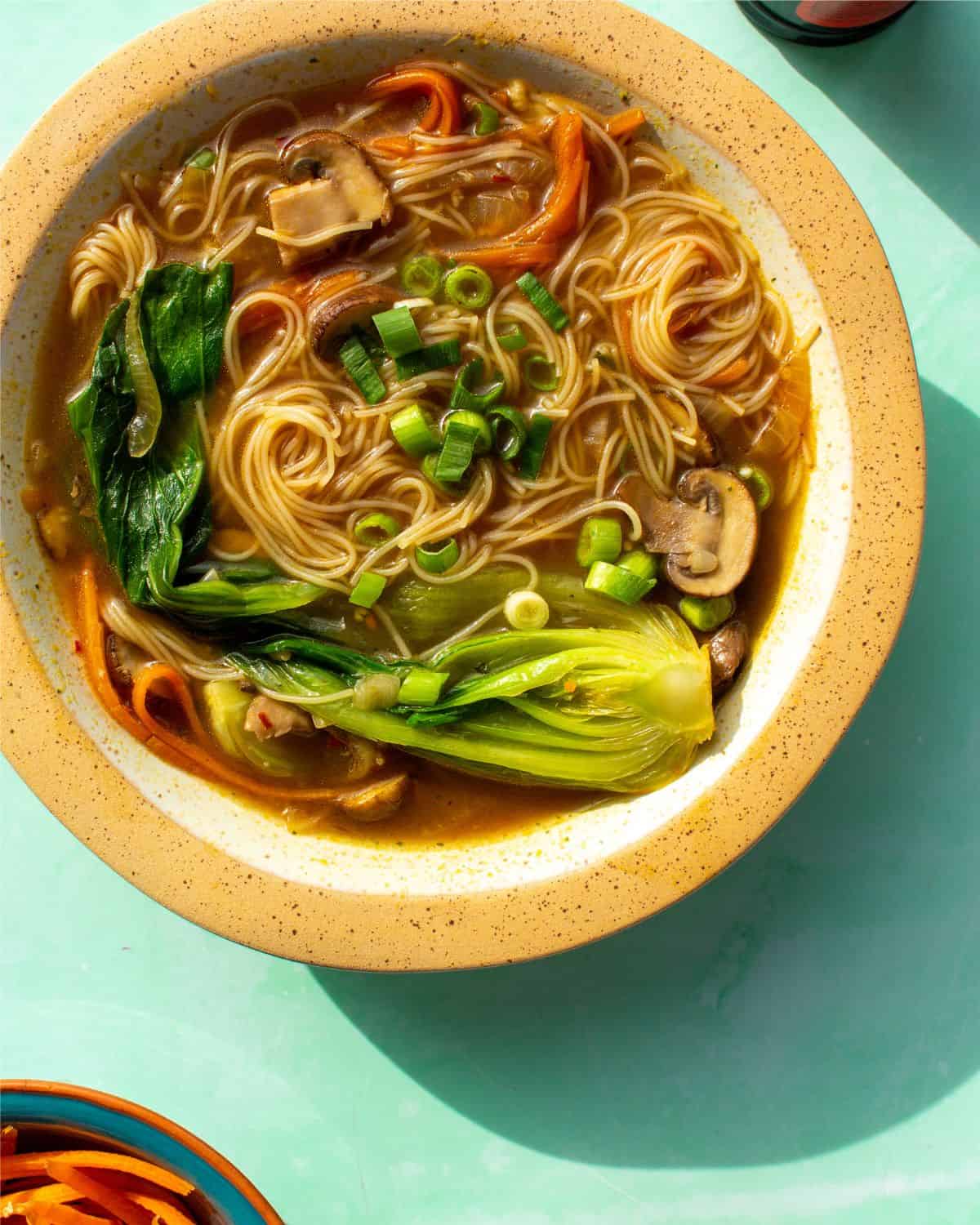 10-minute-vegetable-noodle-soup-beat-the-budget