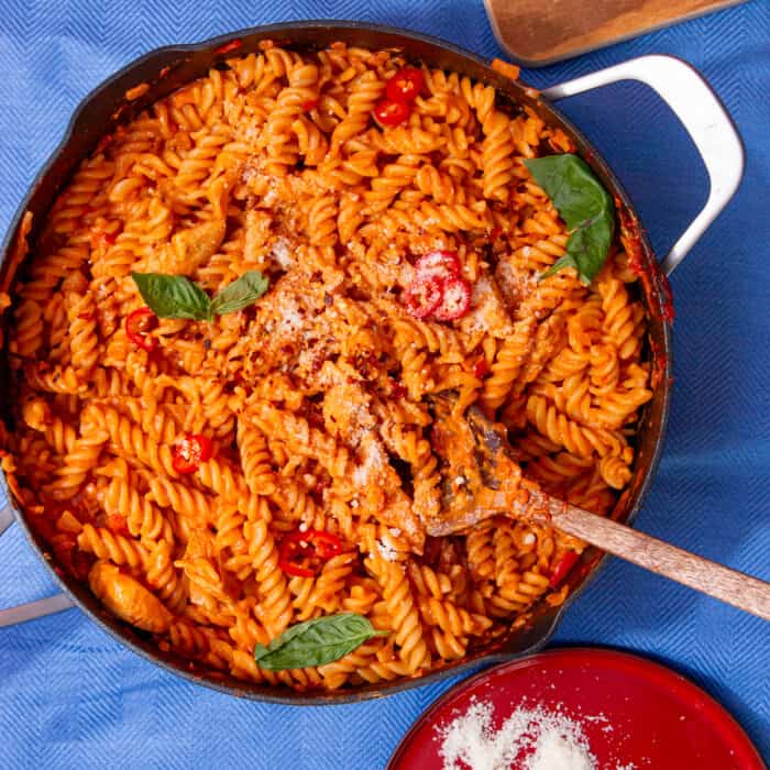 Spicy Chicken Pasta Recipe – Beat The Budget