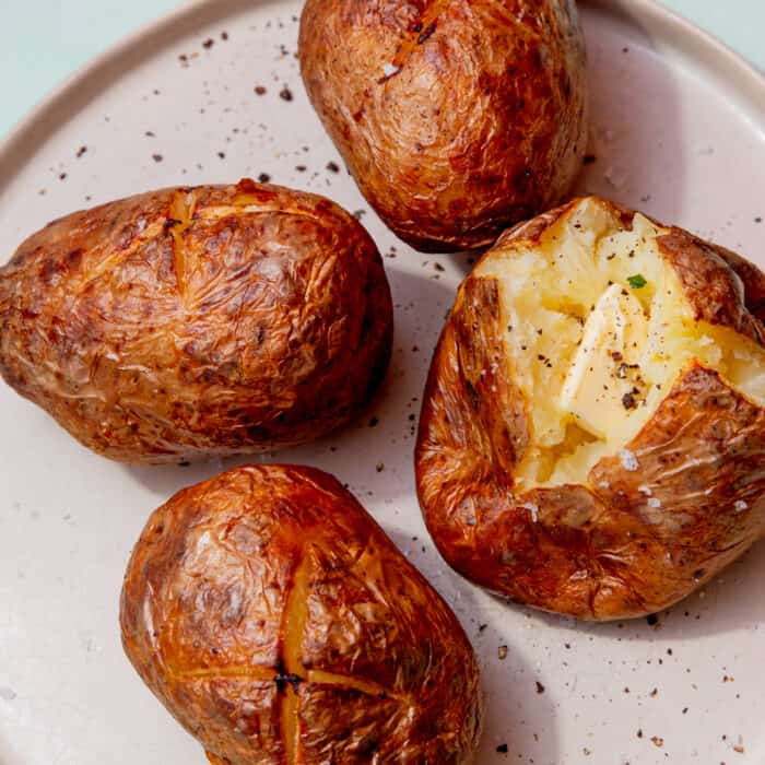 Frozen Jacket Potato In Air Fryer: Make Baked Potatoes In 25 Minutes 