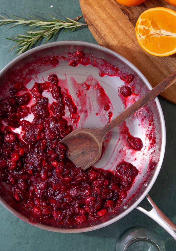 homemade cranberry sauce main featured image